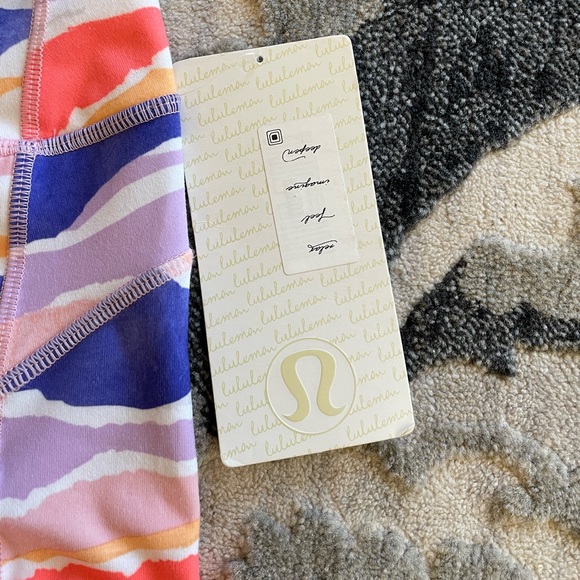 NWT Lululemon Liberty Shorts Bleacher Stripe White Iris Flower - Picture 7 of 9